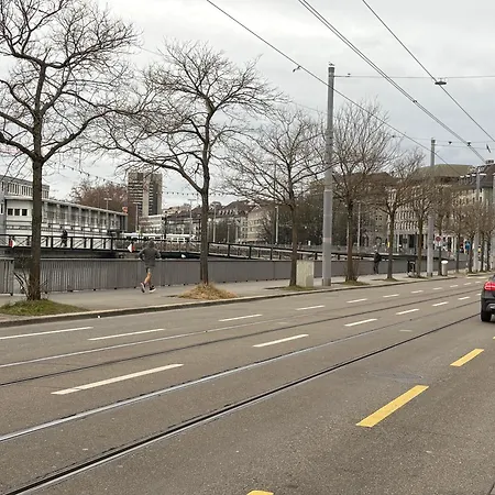 2 In Center Of Hb Station Lägenhet *