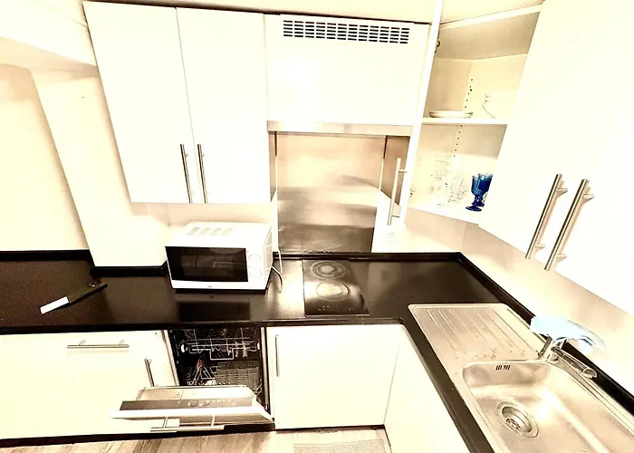 2 In Center Of Hb Station Apartament *