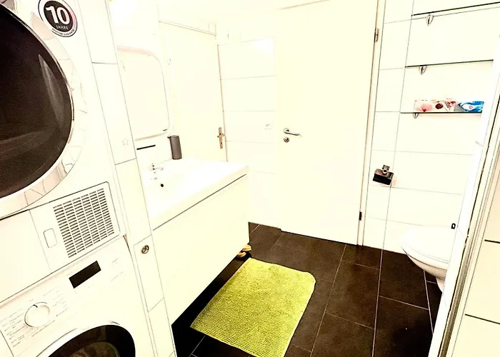 2 In Center Of Hb Station